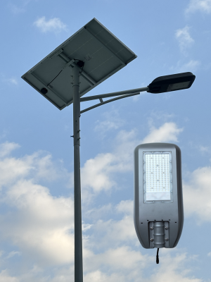 Sistema de iluminação pública solar duplo 150W, 58Lux, luz de mastro alto